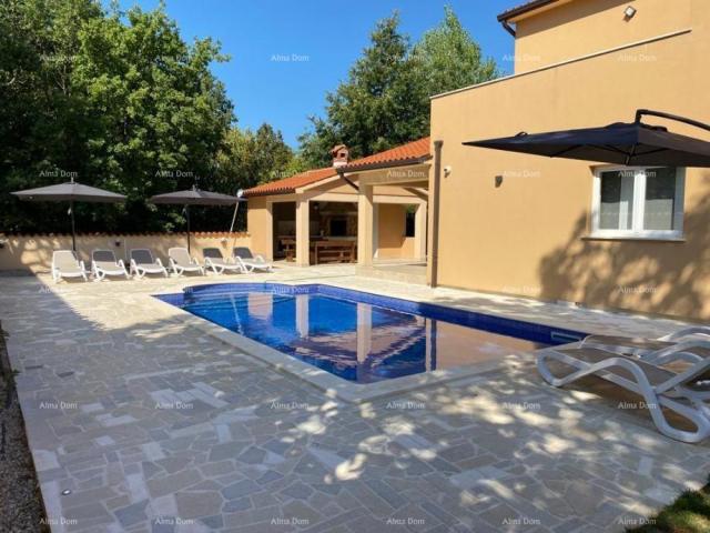House For sale: House, 200 m²,  Raša