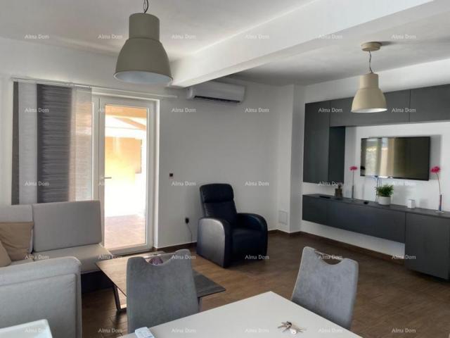 House For sale: House, 200 m²,  Raša