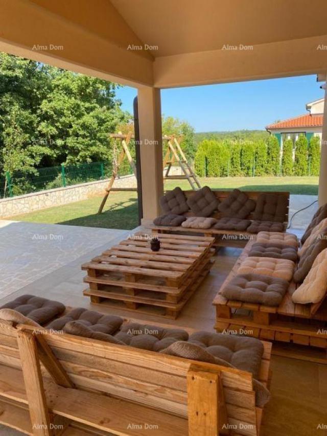House For sale: House, 200 m²,  Raša