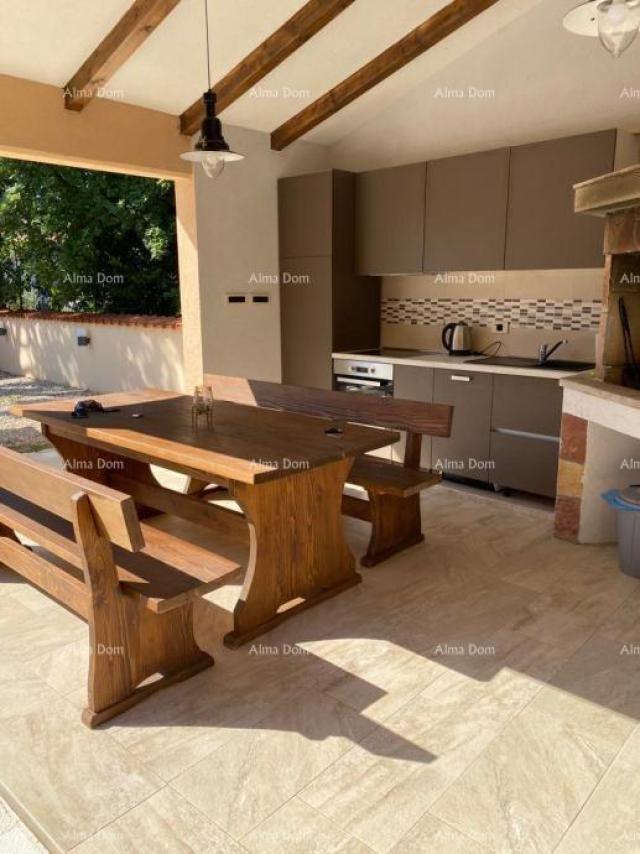 House For sale: House, 200 m²,  Raša