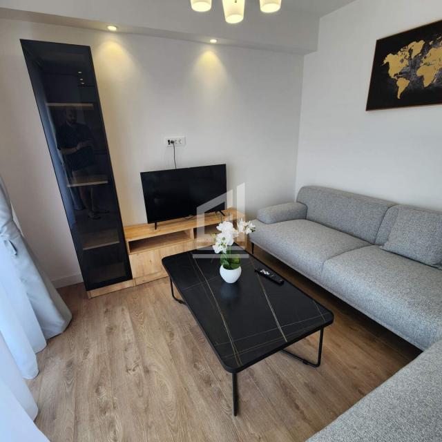Stan 45 m² na Izdavanje – Tivat