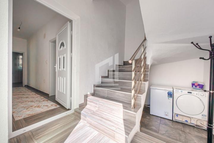 Kuća 220 m² na Prodaju – Bar