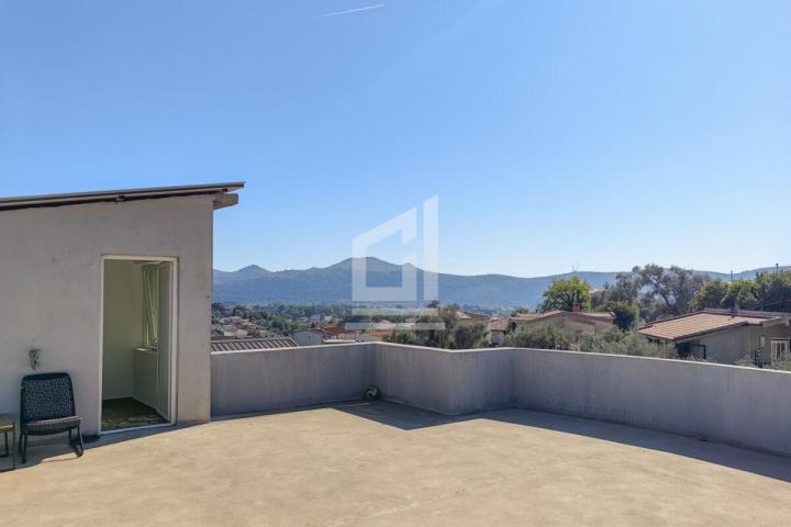 Kuća 220 m² na Prodaju – Bar