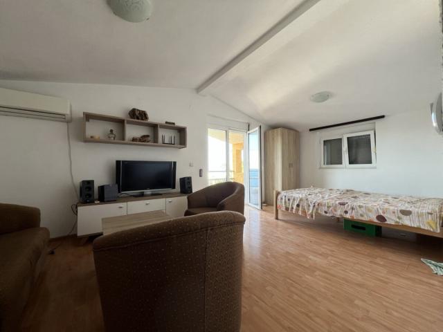 Kuća 200 m² na Prodaju – Stari Bar, Bar
