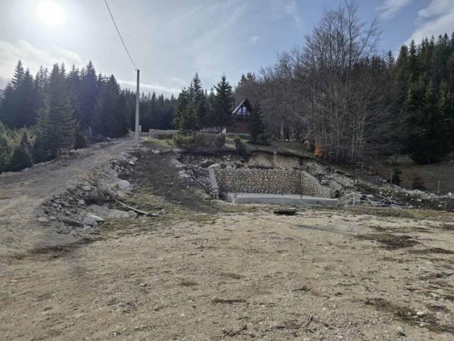 Plac 900 m² na Prodaju – Moticki Gaj, Žabljak