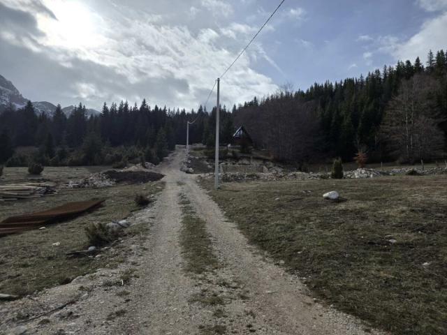 Plac 900 m² na Prodaju – Moticki Gaj, Žabljak