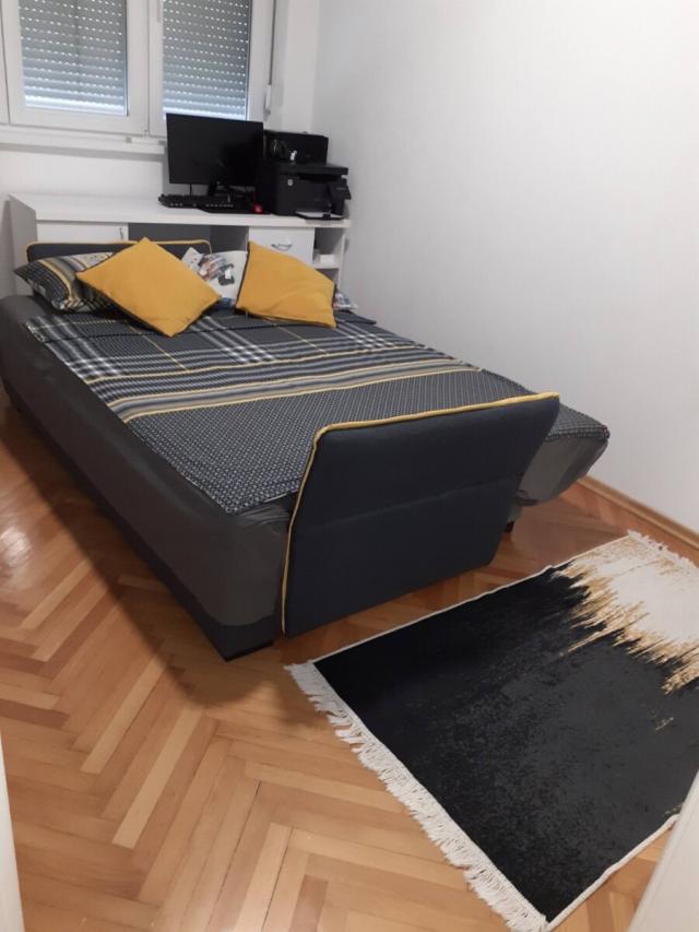 Stan 60 m² na Izdavanje – Centar, Bar