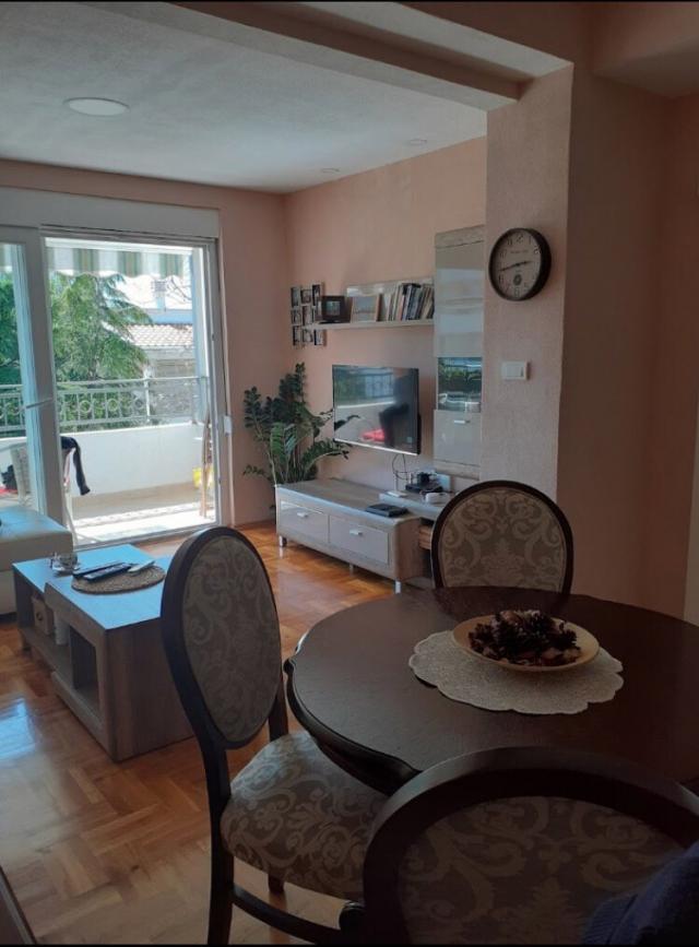 Stan 60 m² na Izdavanje – Centar, Bar