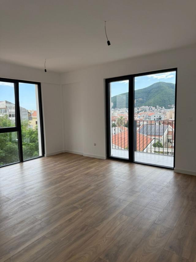 Stan 53 m² na Prodaju – Podkosljun, Budva