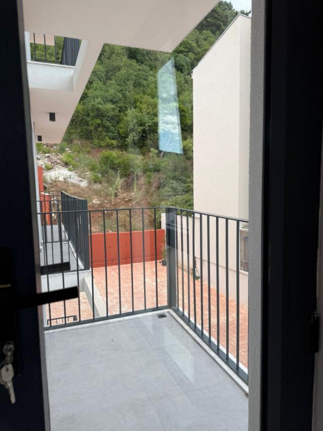 Stan 53 m² na Prodaju – Podkosljun, Budva