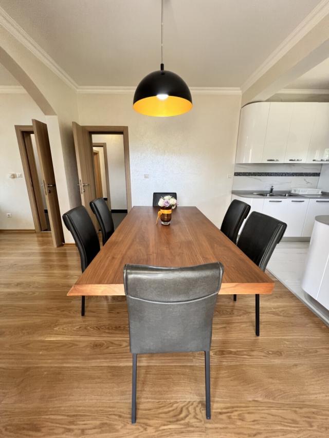 Kuća 200 m² na Prodaju – Rogami, Podgorica
