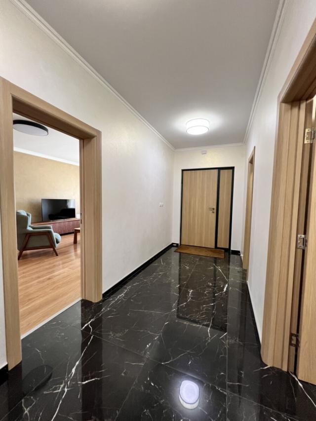 Kuća 200 m² na Prodaju – Rogami, Podgorica