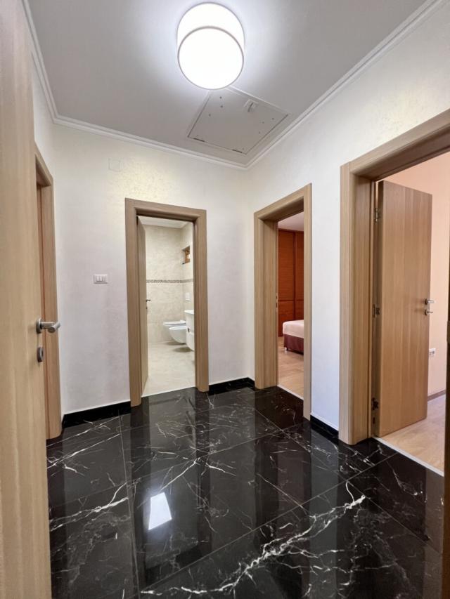 Kuća 200 m² na Prodaju – Rogami, Podgorica