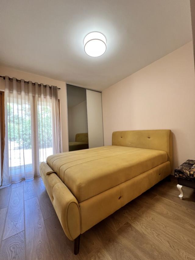 Kuća 200 m² na Prodaju – Rogami, Podgorica