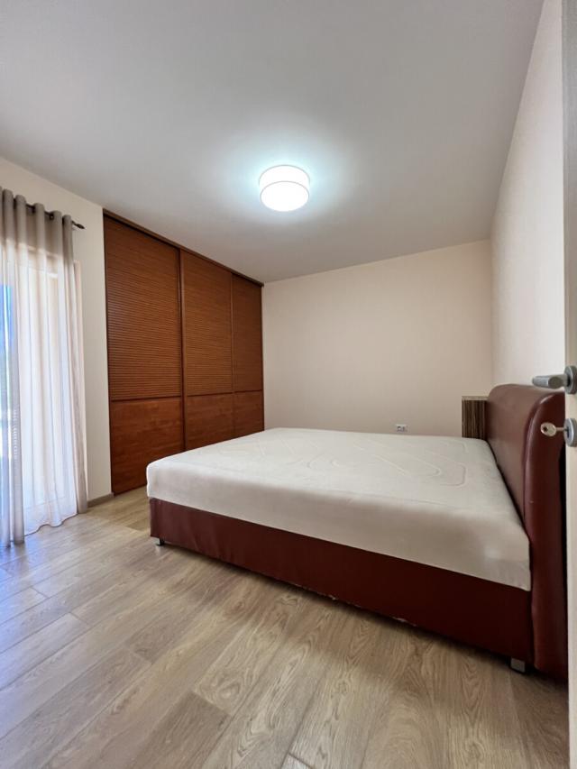 Kuća 200 m² na Prodaju – Rogami, Podgorica