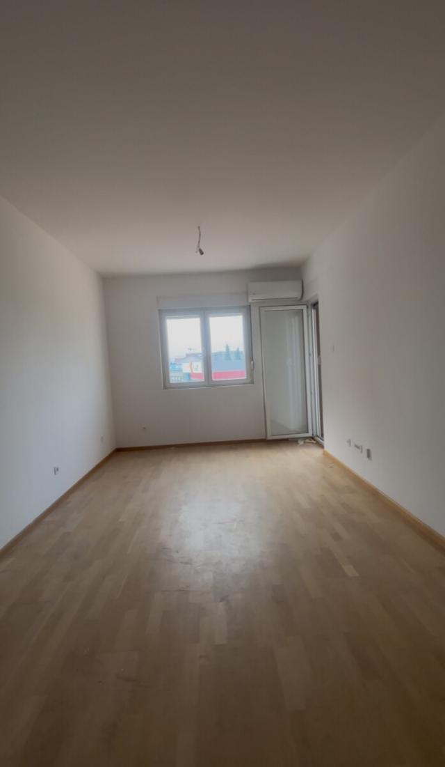 Prodaja, Nov neuseljavan, Jednosoban stan