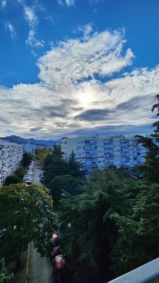 Dvosoban nenamješten stan od 56m2 - Moskovska ulica