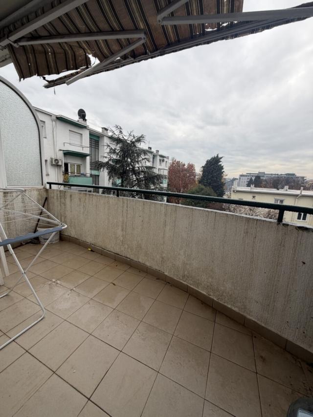 Trosoban stan, 90 m2, Preko Morace, PRODAJA