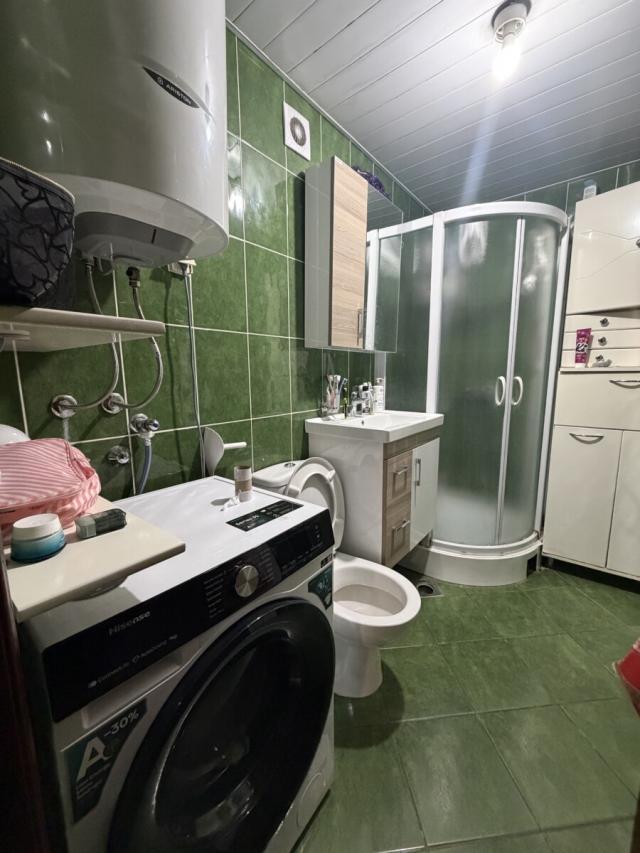 Trosoban stan, 90 m2, Preko Morace, PRODAJA
