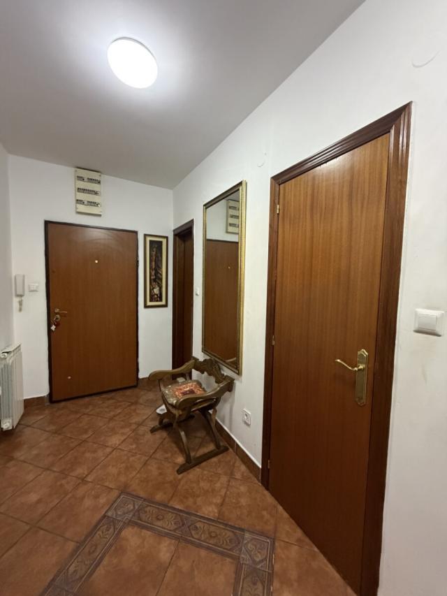 Trosoban stan, 90 m2, Preko Morace, PRODAJA