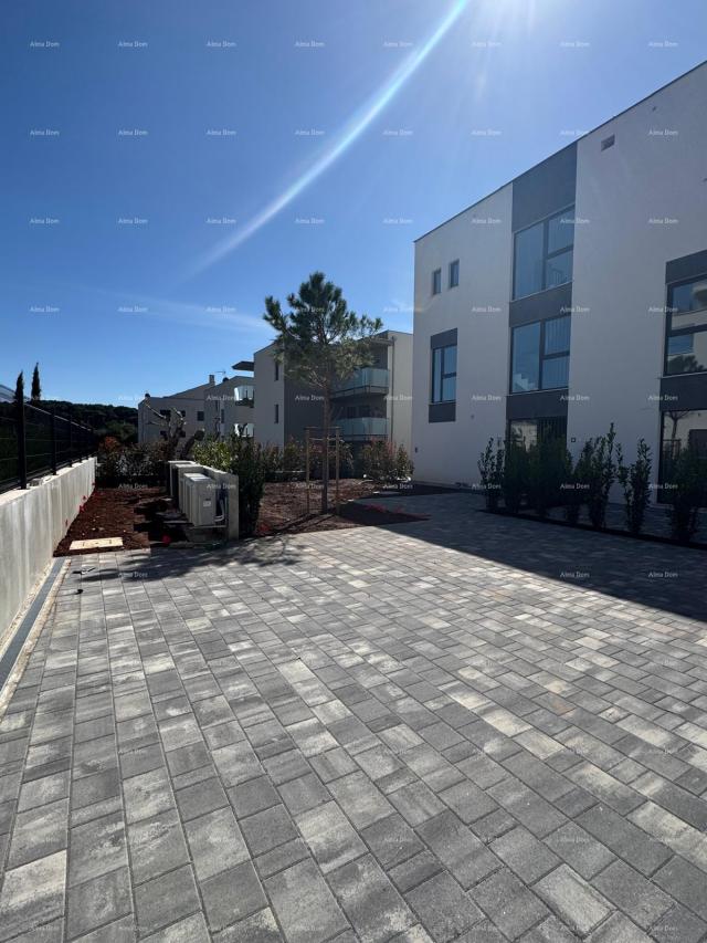 Stan ROVINJ - DVOETAŽNI APARTMAN S PREKRASNIM POGLEDOM NA MORE (E)