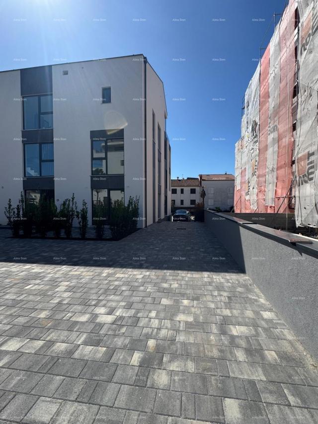Stan ROVINJ - DVOETAŽNI APARTMAN S PREKRASNIM POGLEDOM NA MORE (E)