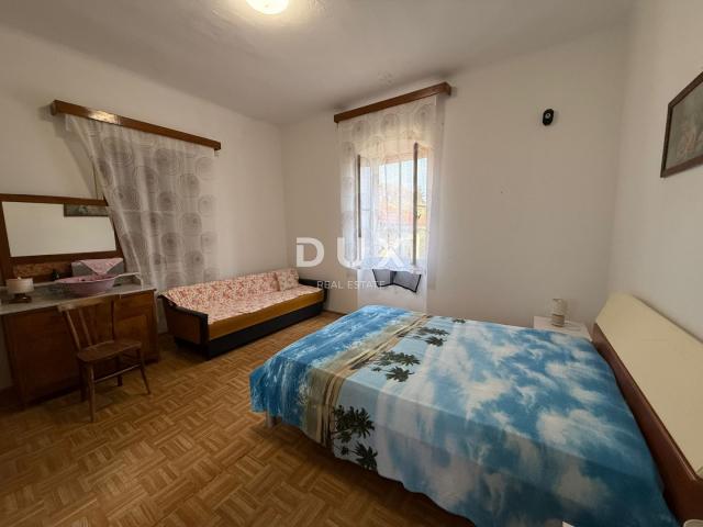 ISTRA, POREČ - Autentična istarska kuća s dvije stambene jedinice