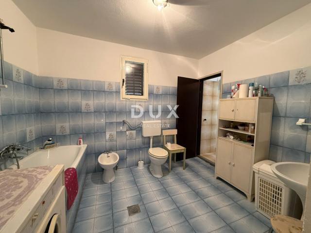 ISTRA, POREČ - Autentična istarska kuća s dvije stambene jedinice