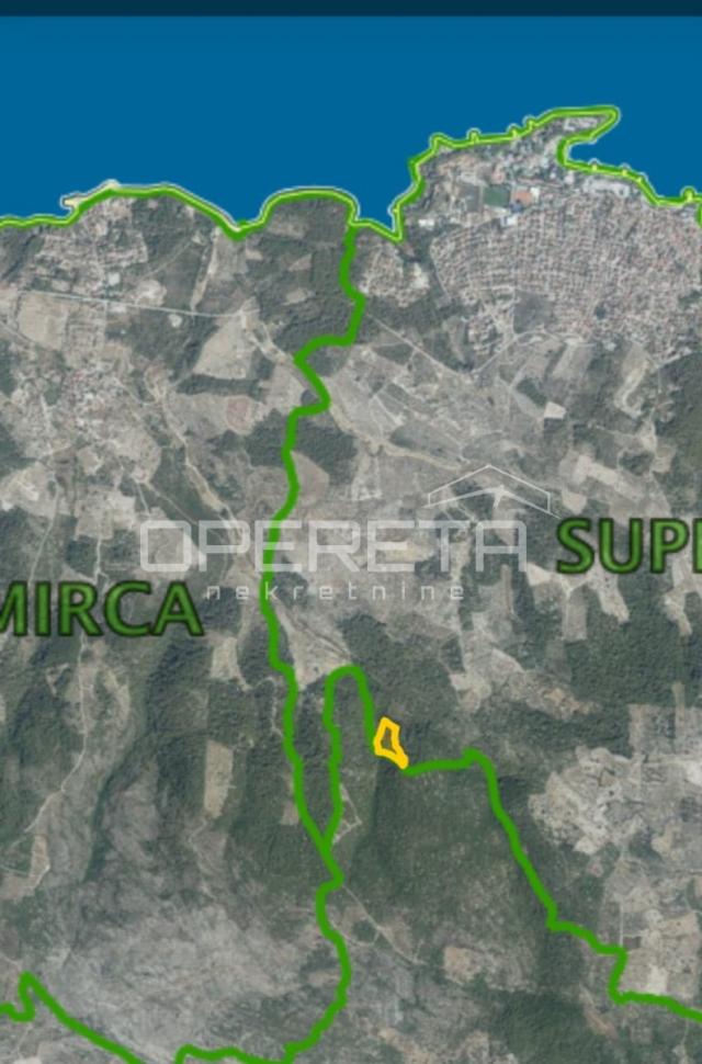 Idealna prilika – poljoprivredno zemljište 13.984 m2 na Braču