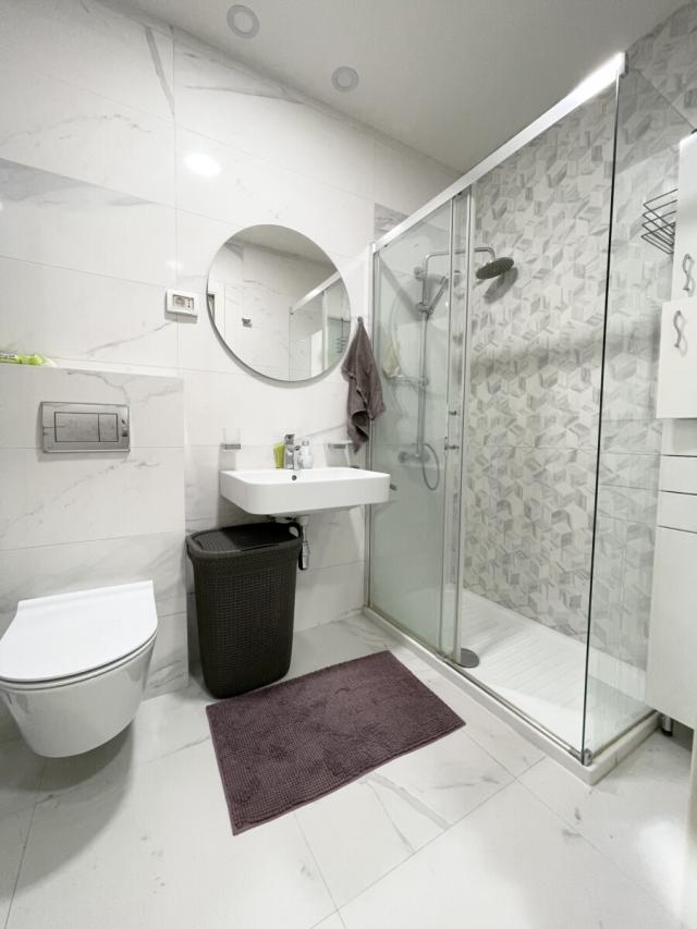 Jednosoban stan, 50m2, Central Point, IZDAVANJE