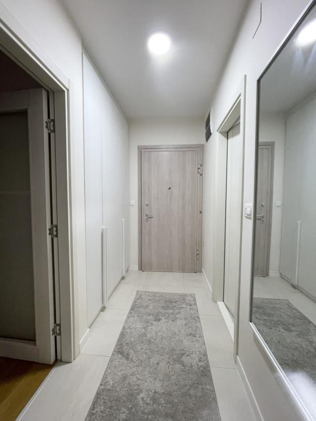 Jednosoban stan, 50m2, Central Point, IZDAVANJE