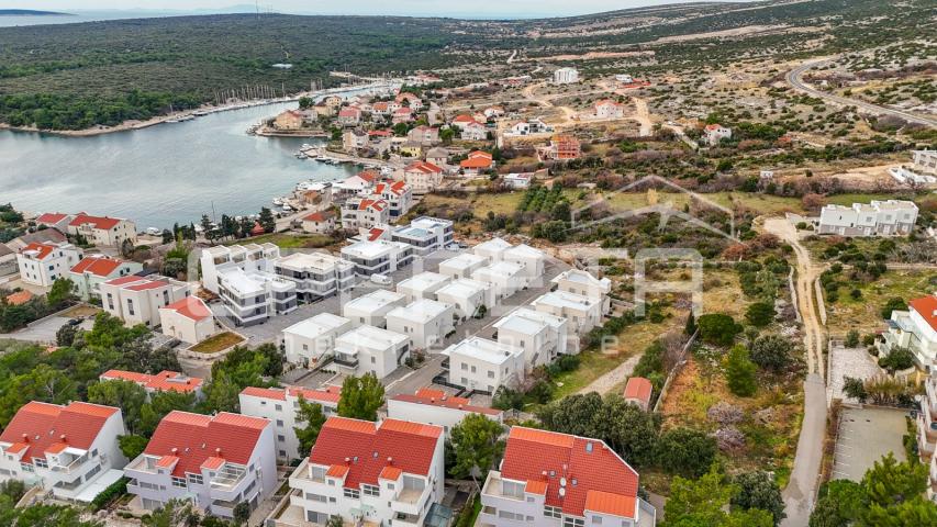 Zemljište na par minuta od plaže i otvorenim pogledom, Šimuni, 1.546 m2