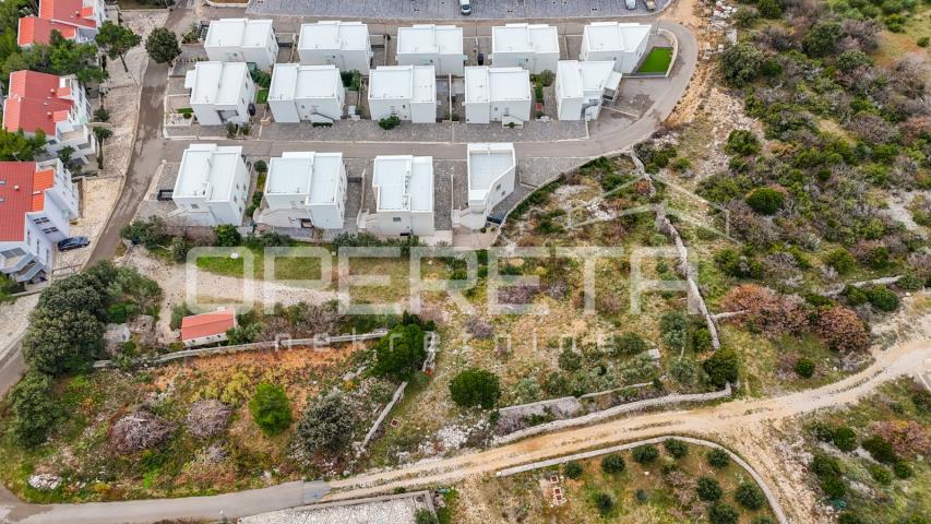 Zemljište na par minuta od plaže i otvorenim pogledom, Šimuni, 1.546 m2