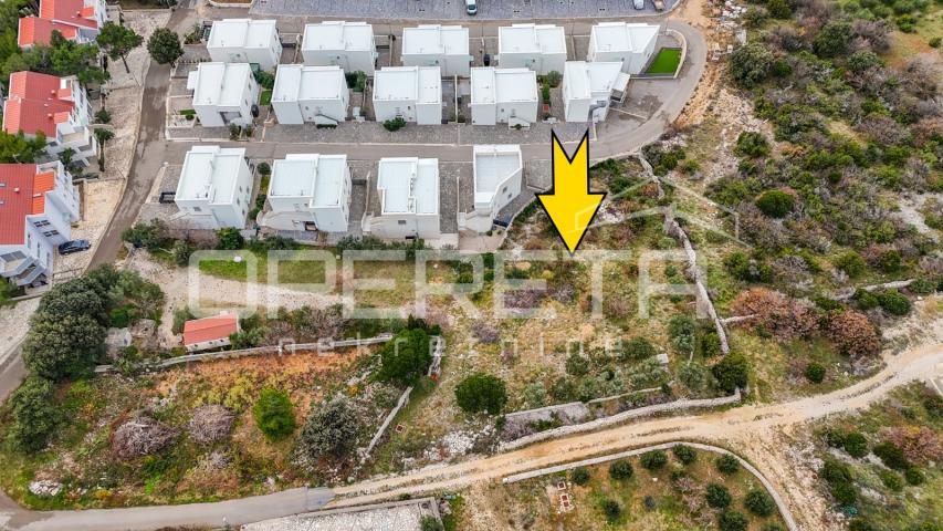 Zemljište na par minuta od plaže i otvorenim pogledom, Šimuni, 1.546 m2