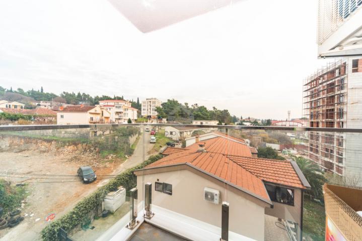 Dvosoban luksuzan stan 66m2, Centar - Podgorica