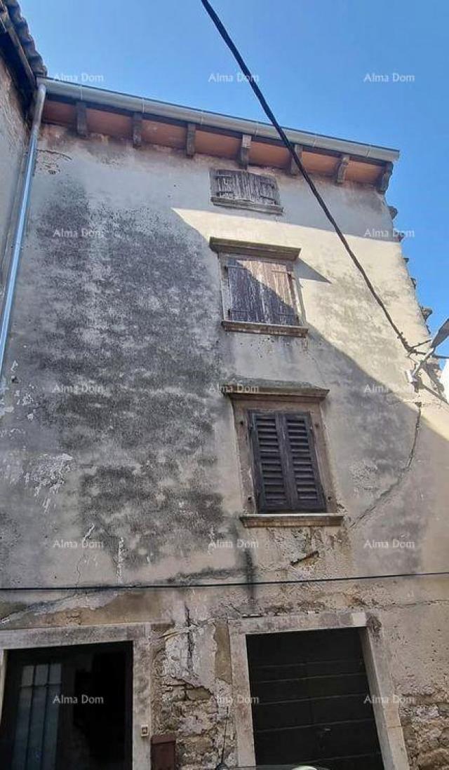 Kuća Prodaja istarske kamene kuće u centru, Buje!