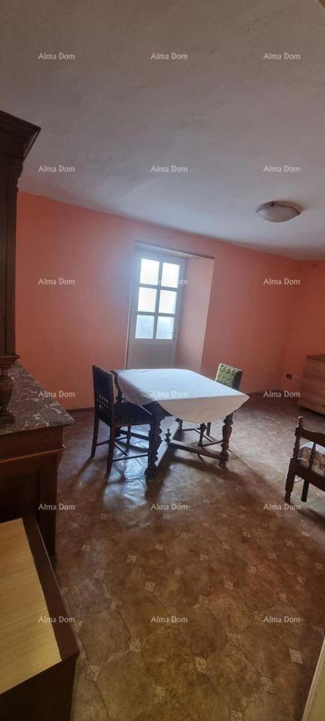 Kuća Prodaja istarske kamene kuće u centru, Buje!