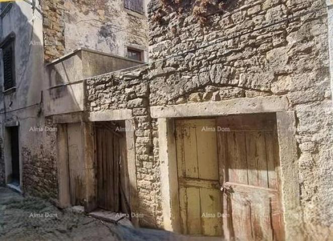 Kuća Prodaja istarske kamene kuće u centru, Buje!