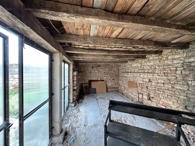 Haus Zu verkaufen sind zwei alte Steinhäuser in der Nähe der Stadt Poreč.