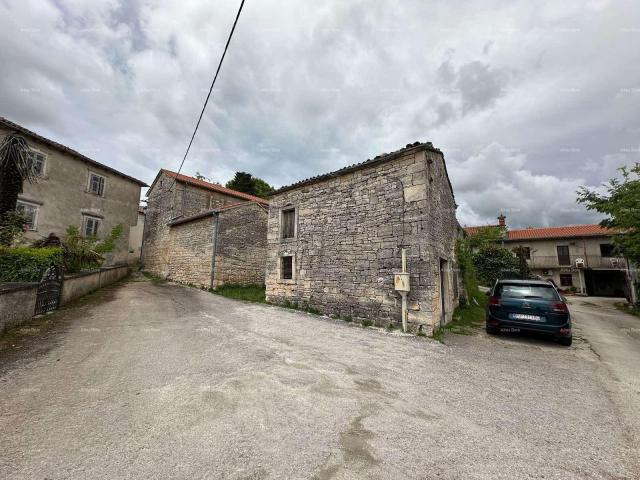 Haus Zu verkaufen sind zwei alte Steinhäuser in der Nähe der Stadt Poreč.
