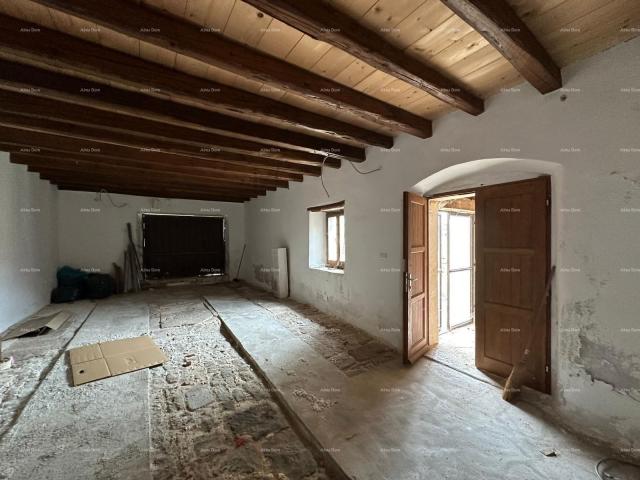 Haus Zu verkaufen sind zwei alte Steinhäuser in der Nähe der Stadt Poreč.
