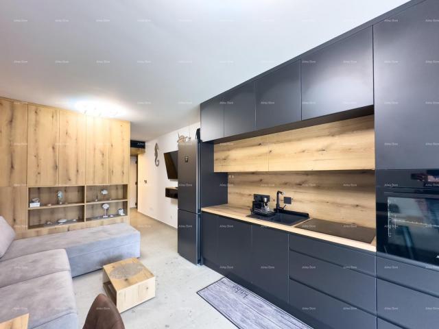 Wohnung Wir verkaufen eine komplett renovierte Wohnung in Duga Uvala!