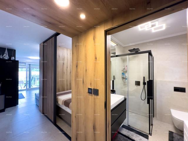 Wohnung Wir verkaufen eine komplett renovierte Wohnung in Duga Uvala!