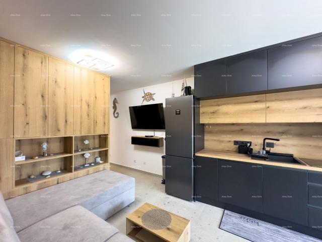 Wohnung Wir verkaufen eine komplett renovierte Wohnung in Duga Uvala!