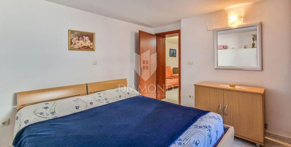 Novigrad, simpatičan stan u prizemlju blizu grada i mora!