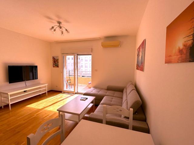 Jednosoban namješten stan, 50m2, City kvart, Podgorica