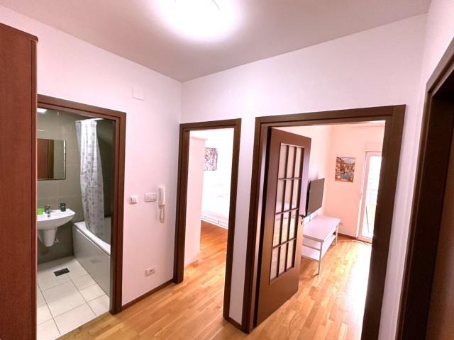 Jednosoban namješten stan, 50m2, City kvart, Podgorica