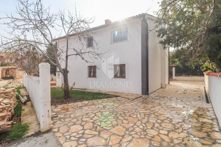 Pula, okolica, obiteljska kuća sa dva stana
