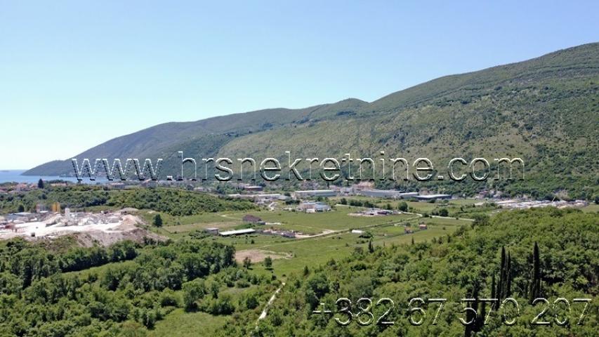 Zemljište sa dva kolska prilaza Ratiševina Herceg Novi
