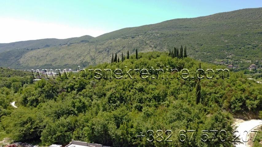 Zemljište sa dva kolska prilaza Ratiševina Herceg Novi